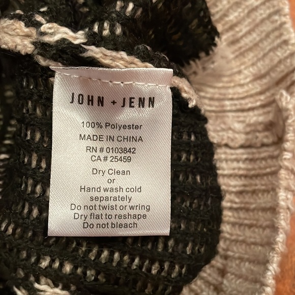 JOHN JENN SPOTTED V NECK SWEATER - Picture 3 of 12